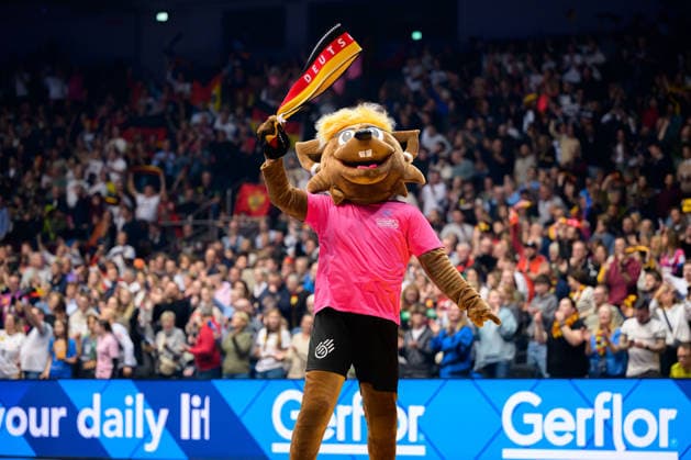 Handball, Womens World Championship, Main Round Montenegro Germany Mascot Hanni Dortmund Westfalenhalle North Rhine-Westphalia Germany