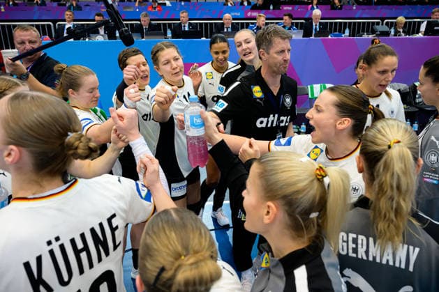 Handball, Womens World Championship, Main Round Montenegro Germany the team of Germany Dortmund Westfalenhalle Nordrhein Westfalen Germany
