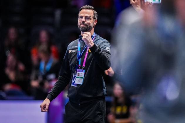 ROTTERDAM , 04-12-2025 , Rotterdam Ahoy , Womens World Championship, WM, Weltmeisterschaft Handball 2025 , match between Netherlands and Tunisia , picture shows Netherlands trainer coach Henrik Signell Netherlands - Tunisia (women)  x32343990x Copyright: