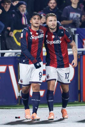 December 4, 2025, Bologna, BOLOGNA: Bologna s Santiago Castro jubilates with his teammates after scoring the goal during the Italian Cup soccer match Bologna FC vs Parma Calcio at Renato Dall Ara stadium in Bologna, Italy, 4 December 2025. ANSA ELISABETTA BARACCHI. Soccer: Italian Cup ; Bologna-Parma  - ZUMAa110 20251204_zaf_a110_032 Copyright: xElisabettaxBaracchix