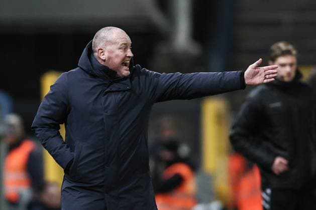 Mechelen s head coach Frederic Fred Vanderbiest pictured during a soccer game between Sporting Charleroi and KV Mechelen, in the 1 8 final of the Croky Cup Belgian cup, Thursday 04 December 2025 in Charleroi. BRUNOxFAHY  x146504613x
