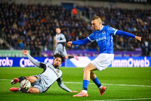 KRC Genk v RSC Anderlecht - Belgian Croky Cup GENK, BELGIUM - DECEMBER 04 : Heymans Daan midfielder of KRC Genk in action during the Belgian Croky Cup round of 16 match between KRC Genk and RSC Anderlecht on December 4, 2025 in Genk, Belgium, 04 12 2025 Genk Belgium  Copyright: xVincentxKalutx