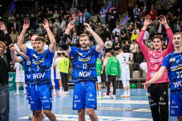 Cheers and joy for the TVB Stuttgart team after their home win in Stuttgart, from left to right Lenny Rubin TVB Stuttgart, 44 , Antonio Serradilla TVB Stuttgart, 05 , Samuel Roethlisberger TVB Stuttgart, 17 , Luka Krnokapic TVB Stuttgart, 01 Torben Matzken TVB Stuttgart, 22 GER, TVB 1898 Stuttgart HSG Wetzlar, DAIKIN HBL, Handball, Bundesliga, 11 Matchday, Season 2025 2026, 04 12 2025 GER, TVB 1898 Stuttgart HSG Wetzlar, DAIKIN HBL, Handball, Bundesliga, 11 Matchday, Season 2025 2026, 04 12 2025 Stuttgart Copyright: xSandyxDinkelackerx EP_SDR