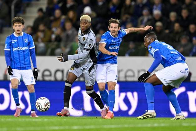 KRC Genk v RSC Anderlecht - Belgian Croky Cup GENK, BELGIUM - DECEMBER 04 : Angulo Nilson midfielder of RSC Anderlecht and Hrosovsky Patrik midfielder of KRC Genk during the Belgian Croky Cup round of 16 match between KRC Genk and RSC Anderlecht on December 4, 2025 in Genk, Belgium, 04 12 2025 Genk Belgium  Copyright: xDhax
