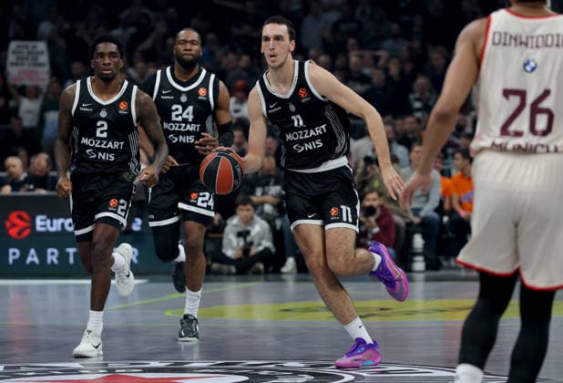 Partizan v Bayern, Euroleague basketball, season 2025 2026, round 14 Belgrade, Serbia. 4th Dec, 2025. Partizan s Shake Milton, Bruno Fernando and Aleksej Pokusevski during Euroleague basketball match between Partizan and Bayern Munich on December 4. 2025. in Belgrade, Serbia. Belgrade Serbia Copyright: xPedjaxMilosavljevic STARSPORTx