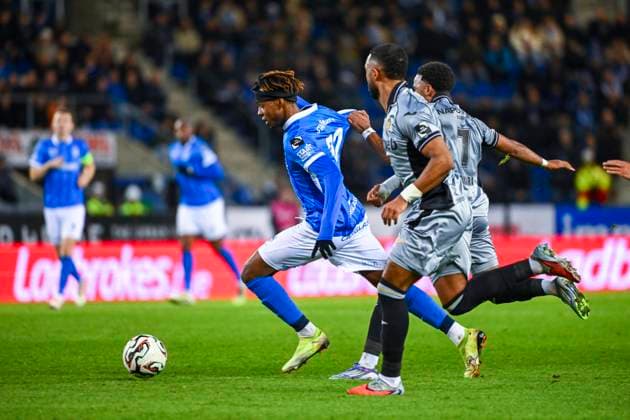 KRC Genk v RSC Anderlecht - Belgian Croky Cup GENK, BELGIUM - DECEMBER 04 : Adedeji Sternberg Noah forward of KRC Genk in action during the Belgian Croky Cup round of 16 match between KRC Genk and RSC Anderlecht on December 4, 2025 in Genk, Belgium, 04 12 2025 Genk Belgium  Copyright: xVincentxKalutx