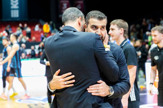 04 12 2025, xomx, Basketball EuroCup, Niners Chemnitz Turk Telekom v l Final score 63 87 Cheers for the guests ERDEM CAN Turk Telekom Ankara Head Coach Chemnitz