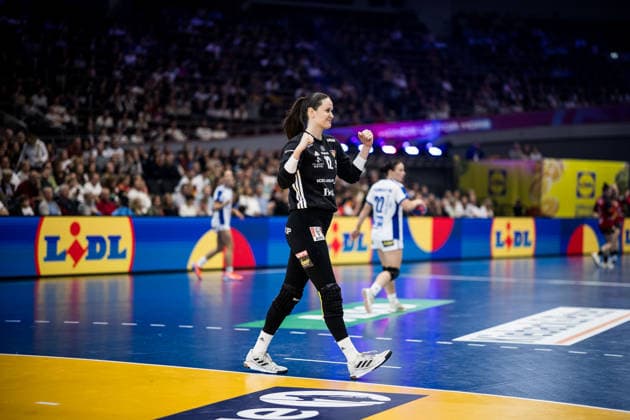 DORTMUND, GERMANY - DECEMBER 4: Hafdis Renoetudottir (Iceland, 12) cheers during the 27th IHF Women’s World Handball Championship match between Iceland vs. Spain at Westfalenhalle on matchday 3 of the main round of the 27th IHF Women’s World Handball Championship on December 4, 2025 in Dortmund, Germany. North Rhine Westphalia Germany Copyright: xBEAUTIFULxSPORTS Wunderlx