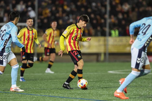 December 4, 2025, Barcelona, Barcelona, SPAIN: Sergi Serrano of UE Sant Andreu in action during the Spanish Cup, Copa del Rey, second round football match played between UE Sant Andreu and RC Celta at Narcis Sala stadium on December 04, 2025 in Barcelona, Spain. Barcelona SPAIN - ZUMAa181 20251204_zaa_a181_046 Copyright: xJavierxBorregox