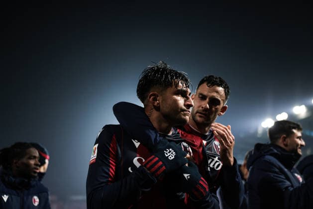 Bologna FC v Parma Calcio - Coppa Italia Santiago Castro of Bologna FC 1909 expresses joy at the end of the Coppa Italia football match between Bologna FC 1909 and Parma Calcio 1913 in Bologna, Italy, on December 4, 2025, at Stadio Renato Dall Ara. Bologna Italy  Copyright: xEmanuelexComincinix originalFilename:comincini-bolognaf251204_npphs.jpg