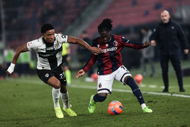 Bologna FC v Parma Calcio - Coppa Italia Jonathan Rowe of Bologna FC 1909 participates in the Coppa Italia football match between Bologna FC 1909 and Parma Calcio 1913 in Bologna, Italy, on December 4, 2025, at Stadio Renato Dall Ara. Bologna Italy  Copyright: xEmanuelexComincinix originalFilename:comincini-bolognaf251204_np4SE.jpg