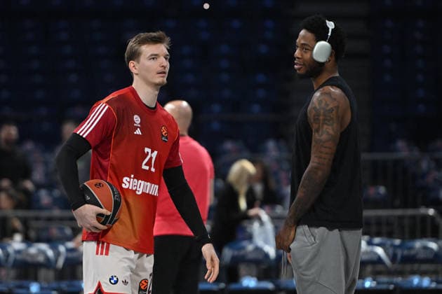 PARTIZAN vs BAYERN MUNCHEN JUSTUS HOLLATZ Justus Holac and TYRIQUE JONES Tajrik Dzons kosarkas Partizana na utakmici Evrolige protiv Bajerna Minhen u hali Beogradska arena, Beograd 04.12.2025. godine Foto: Kosarka, Partizan, Evroliga, Bajern Minhen Belgrade Belgrade arena Serbia Copyright: xMarkoxMetlas xMNxPressx