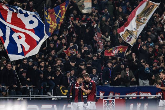 Bologna FC v Parma Calcio - Coppa Italia Santiago Castro of Bologna FC 1909 celebrates after scoring a goal during the Coppa Italia football match between Bologna FC 1909 and Parma Calcio 1913 in Bologna, Italy, on December 4, 2025, at Stadio Renato Dall Ara. Bologna Italy  Copyright: xEmanuelexComincinix originalFilename:comincini-bolognaf251204_npii4.jpg