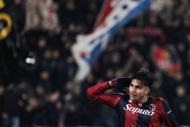 Bologna FC v Parma Calcio - Coppa Italia Santiago Castro of Bologna FC 1909 celebrates after scoring a goal during the Coppa Italia football match between Bologna FC 1909 and Parma Calcio 1913 in Bologna, Italy, on December 4, 2025, at Stadio Renato Dall Ara. Bologna Italy  Copyright: xEmanuelexComincinix originalFilename:comincini-bolognaf251204_npW6a.jpg