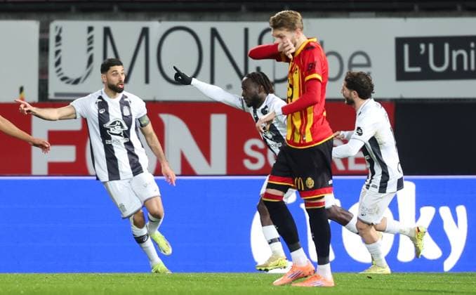 Charleroi s Parfait Guiagon celebrates after scoring during a soccer game between Sporting Charleroi and KV Mechelen, in the 1 8 final of the Croky Cup Belgian cup, Thursday 04 December 2025 in Charleroi. VIRGINIExLEFOUR  x146525536x