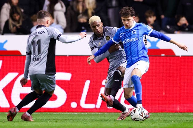 2025-12-04 KRC Genk v RSC Anderlecht - Croky Cup GENK, BELGIUM - DECEMBER 4: Konstantinos Karetsas of KRC Genk battles for the ball with Thorgan Hazard of RSC Anderlecht and Nilson Angulo of RSC Anderlecht during the Croky Cup match between KRC Genk and RSC Anderlecht at Cegeka Arena on December 4, 2025 in Genk, Belgium. Genk Cegeka Arena Belgium Content not available for redistribution in The Netherlands directly or indirectly through any third parties. Copyright: xJorisxVerwijstx