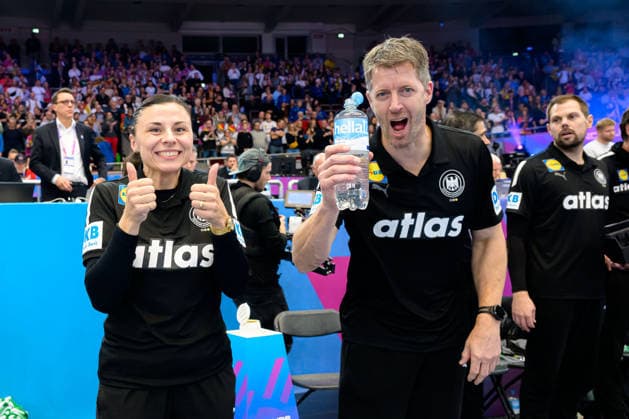Handball, Womens World Championship, Main Round Montenegro Germany Goalkeeping Coach Jasmina Rebmann Jankovic Germany , Coach Markus Gaugisch Germany Jubel Freude Emotion Dortmund Westfalenhalle Nordrhein Westfalen Germany