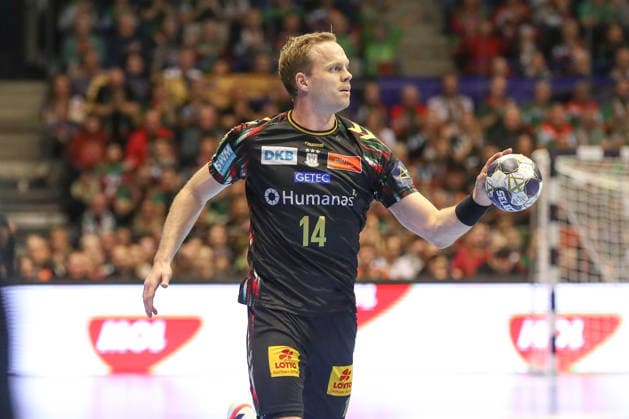 04 12 2025, xgox, Handball EHF Champions League SC Magdeburg Pick Szeged v l Omar Ingi Magnusson Magdeburg, 14 on the ball, plays the ball Magdeburg