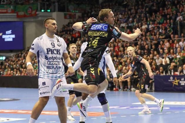 04 12 2025, xgox, Handball EHF Champions League SC Magdeburg Pick Szeged v l Omar Ingi Magnusson Magdeburg, 14 throws goal, Torschuetze, scores goal, Treffer, scores the goal Magdeburg