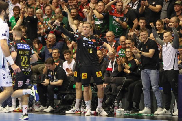 04 12 2025, xgox, Handball EHF Champions League SC Magdeburg Pick Szeged v l Gisli Thorgeir Kristjansson Magdeburg, 10 Jubel, Torjubel, jubelt über das Tor, celebrate the goal, celebration Magdeburg