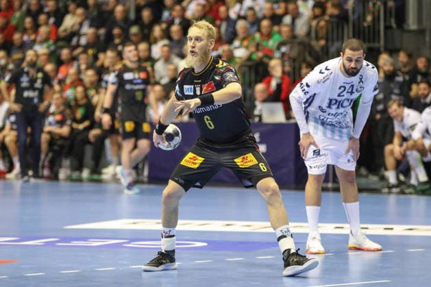 04 12 2025, xgox, Handball EHF Champions League SC Magdeburg Pick Szeged v l Matthias Musche Magdeburg, 6 at Siebenmeter Magdeburg