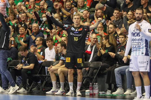 04 12 2025, xgox, Handball EHF Champions League SC Magdeburg Pick Szeged v l Gisli Thorgeir Kristjansson Magdeburg, 10 jubel, Torjubel, jubelt über das Tor, celebrate the goal, celebration Magdeburg