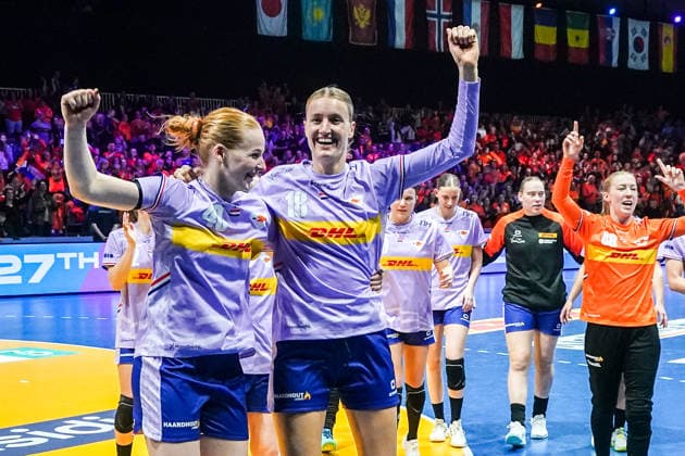 2025-12-04 Netherlands v Tunisia - IHF World Women s Handball Championship ROTTERDAM, NETHERLANDS - DECEMBER 4: Dione Housheer of the Netherlands, Kelly Dulfer of the Netherlands during the IHF World Women s Handball Championship match between Netherlands and Tunisia at Ahoy on December 4, 2025 in Rotterdam, Netherlands. Rotterdam Ahoy Netherlands Content not available for redistribution in The Netherlands directly or indirectly through any third parties. Copyright: xHenkxSeppenx