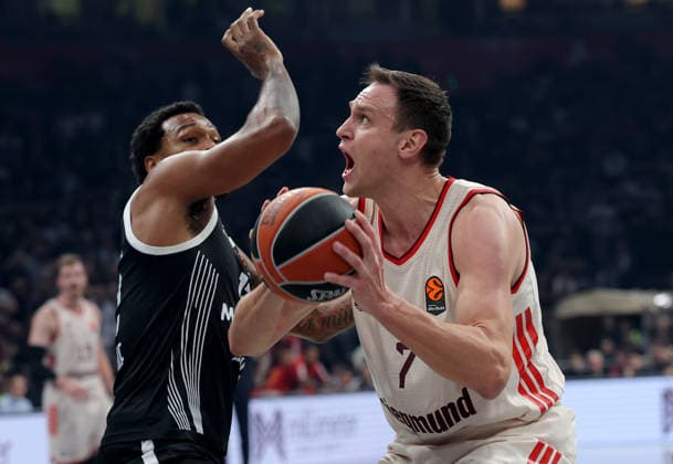 Partizan v Bayern, Euroleague basketball, season 2025 2026, round 14 Belgrade, Serbia. 4th Dec, 2025. Bayern s Johannes Voigtmann during Euroleague basketball match between Partizan and Bayern Munich on December 4. 2025. in Belgrade, Serbia. Belgrade Serbia Copyright: xPedjaxMilosavljevic STARSPORTx