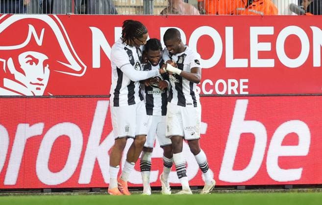 Charleroi s Mardochee Nzita Theto celebrates after scoring during a soccer game between Sporting Charleroi and KV Mechelen, in the 1 8 final of the Croky Cup Belgian cup, Thursday 04 December 2025 in Charleroi. VIRGINIExLEFOUR  x146532944x
