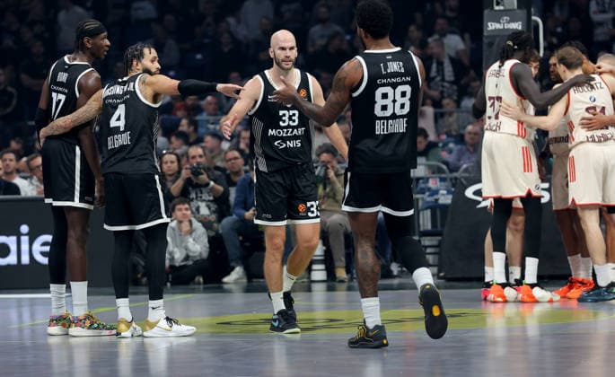 Partizan v Bayern, Euroleague basketball, season 2025 2026, round 14 Belgrade, Serbia. 4th Dec, 2025. Partizan s Isaac Bonga, Duane Washington, Nick Calathes and Tyrique Jones during Euroleague basketball match between Partizan and Bayern Munich on December 4. 2025. in Belgrade, Serbia. Belgrade Serbia Copyright: xPedjaxMilosavljevic STARSPORTx