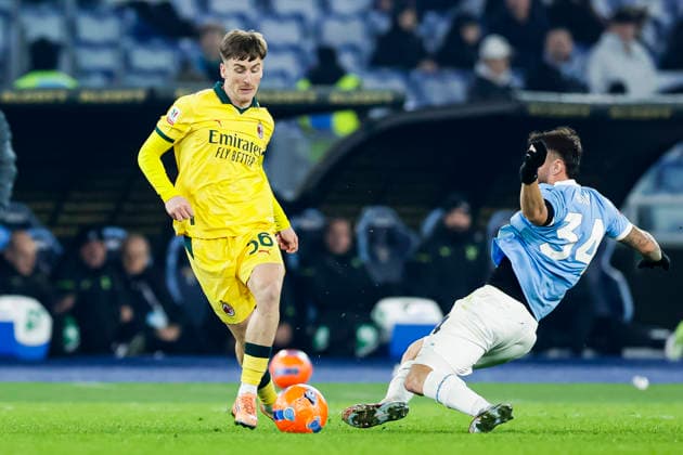 Coppa Italia round of 16 football match SS Lazio vs AC Milan Milan™s Belgian midfielder Alexis Saelemaekers challenges for the ball with Lazio™s Spanish defender Mario Gila during Coppa Italia round of 16 football match between SS Lazio vs AC Milan at Olimpico Stadium on December 04, 2025, in Rome. _BPH2679_1 Copyright: xAntonioxBalascox