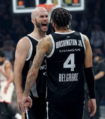 Partizan v Bayern, Euroleague basketball, season 2025 2026, round 14 Belgrade, Serbia. 4th Dec, 2025. Partizan s Nick Calathes and Duane Washington during Euroleague basketball match between Partizan and Bayern Munich on December 4. 2025. in Belgrade, Serbia. Belgrade Serbia Copyright: xPedjaxMilosavljevic STARSPORTx