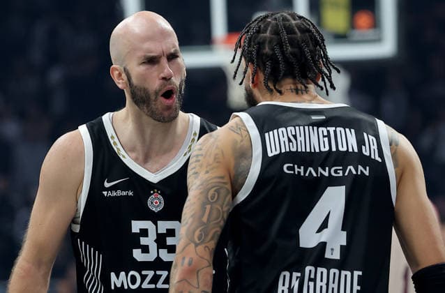 Partizan v Bayern, Euroleague basketball, season 2025 2026, round 14 Belgrade, Serbia. 4th Dec, 2025. Partizan s Nick Calathes and Duane Washington during Euroleague basketball match between Partizan and Bayern Munich on December 4. 2025. in Belgrade, Serbia. Belgrade Serbia Copyright: xPedjaxMilosavljevic STARSPORTx