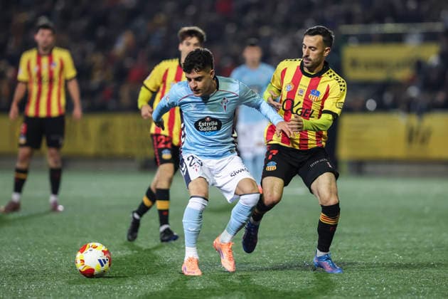 December 4, 2025, Barcelona, Barcelona, SPAIN: Hugo Alvarez of RC Celta de Vigo in action during the Spanish Cup, Copa del Rey, second round football match played between UE Sant Andreu and RC Celta at Narcis Sala stadium on December 04, 2025 in Barcelona, Spain. Barcelona SPAIN - ZUMAa181 20251204_zaa_a181_101 Copyright: xJavierxBorregox