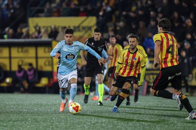 December 4, 2025, Barcelona, Barcelona, SPAIN: Hugo Alvarez of RC Celta de Vigo in action during the Spanish Cup, Copa del Rey, second round football match played between UE Sant Andreu and RC Celta at Narcis Sala stadium on December 04, 2025 in Barcelona, Spain. Barcelona SPAIN - ZUMAa181 20251204_zaa_a181_107 Copyright: xJavierxBorregox