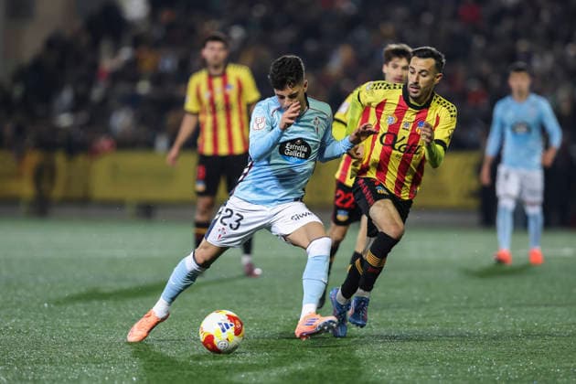 December 4, 2025, Barcelona, Barcelona, SPAIN: Hugo Alvarez of RC Celta de Vigo in action during the Spanish Cup, Copa del Rey, second round football match played between UE Sant Andreu and RC Celta at Narcis Sala stadium on December 04, 2025 in Barcelona, Spain. Barcelona SPAIN - ZUMAa181 20251204_zaa_a181_111 Copyright: xJavierxBorregox