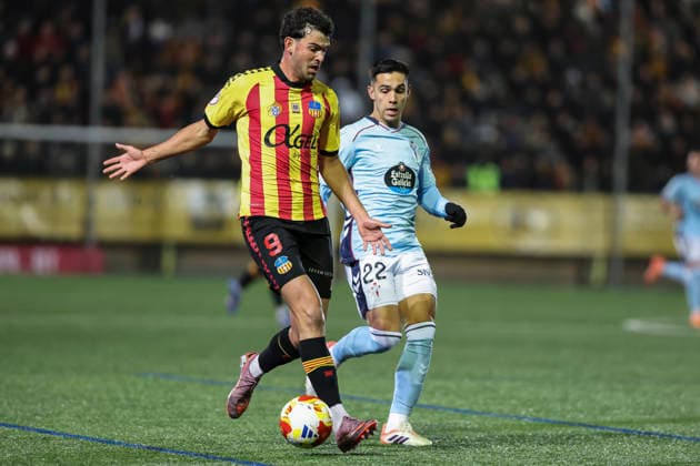 December 4, 2025, Barcelona, Barcelona, SPAIN: Armand Valles of UE Sant Andreu in action during the Spanish Cup, Copa del Rey, second round football match played between UE Sant Andreu and RC Celta at Narcis Sala stadium on December 04, 2025 in Barcelona, Spain. Barcelona SPAIN - ZUMAa181 20251204_zaa_a181_115 Copyright: xJavierxBorregox