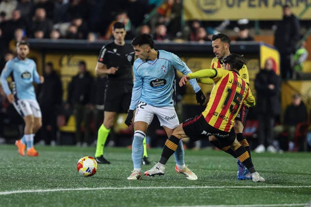 December 4, 2025, Barcelona, Barcelona, SPAIN: Hugo Sotelo of RC Celta de Vigo in action during the Spanish Cup, Copa del Rey, second round football match played between UE Sant Andreu and RC Celta at Narcis Sala stadium on December 04, 2025 in Barcelona, Spain. Barcelona SPAIN - ZUMAa181 20251204_zaa_a181_116 Copyright: xJavierxBorregox