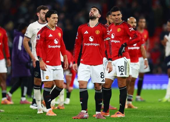 Bruno Fernandes of Manchester United, ManU looks dejected at the end of the match Manchester United v West Ham United, Premier League, Football, Old Trafford, Manchester, UK - 04 Dec 2025Manchester Old Trafford United Kingdom EDITORIAL USE ONLY No use with unauthorised audio, video, data, fixture lists, club league logos or live services. Online in-match use limited to 120 images, no video emulation. No use in betting, games or single club league player publications.  Copyright: xMattxWest Shutterstockx 16006102at