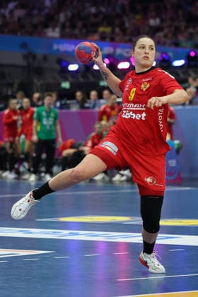 GER, Dortmund, 27th Wommens World Championship 2025, Main Round, Group II, 2 Round Round Montenegro MNE vs Germany GER 04 12 2025, Westfalenhalle, Dortmund, GER, Dortmund, 27th Wommens World Championship 2025, Main Round, Group II, 2 Round Round Montenegro MNE vs Germany GER , in the picture 7 meters by Durdina JAUKOVIÄÜ MNE 9 , nordphotoxGmbHx xMeuter nph00351
