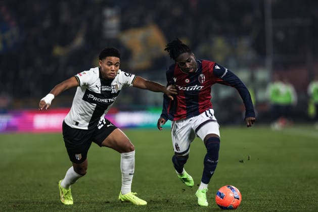 Bologna FC v Parma Calcio - Coppa Italia The contrast between Jonathan Rowe of Bologna FC 1909 and Sascha Britschgi of Parma Calcio 1913 occurs during the Coppa Italia football match between Bologna FC 1909 and Parma Calcio 1913 in Bologna, Italy, on December 4, 2025, at Stadio Renato Dall Ara. Bologna Italy  Copyright: xEmanuelexComincinix originalFilename:comincini-bolognaf251204_npCJE.jpg