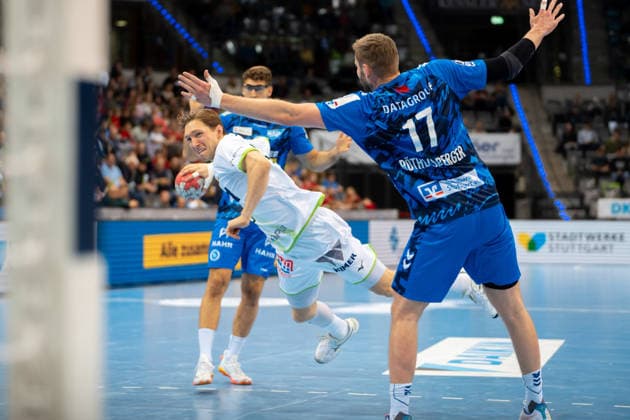 Handball I Men I Season 2025 2026 I Bundesliga I 11 Matchday I TVB Stuttgart HSG Wetzlar I 04 12 2025 Justin Müller 25, HSG Wetzlar im Wurf Stuttgart Porsche Arena Baden Württemberg Germany Copyright: xLobeca MaxxPetershansx