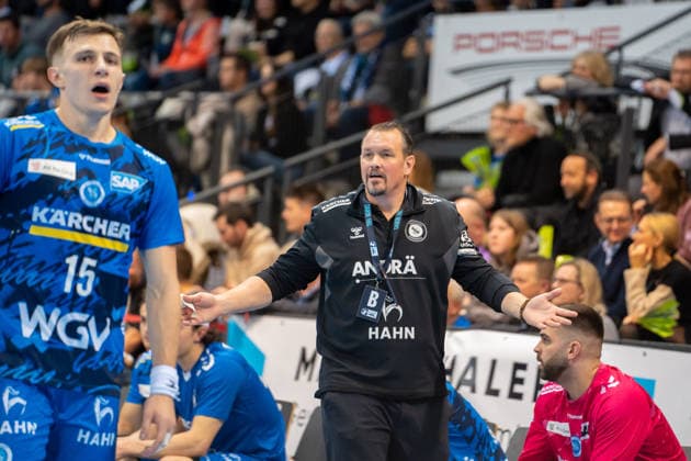 Handball I Men I Season 2025 2026 I Bundesliga I 11 Matchday I TVB Stuttgart HSG Wetzlar I 04 12 2025 Coach Misha Kaufmann TVB Stuttgart Stuttgart Porsche Arena Baden Württemberg Germany Copyright: xLobeca MaxxPetershansx