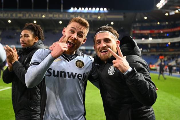 KRC Genk v RSC Anderlecht - Belgian Croky Cup GENK, BELGIUM - DECEMBER 04 : Hazard Thorgan midfielder of RSC Anderlecht, Bertaccini Adriano forward of RSC Anderlecht celebrating the victory during the Belgian Croky Cup round of 16 match between KRC Genk and RSC Anderlecht on December 4, 2025 in Genk, Belgium, 04 12 2025 Genk Belgium  Copyright: xVincentxKalutx