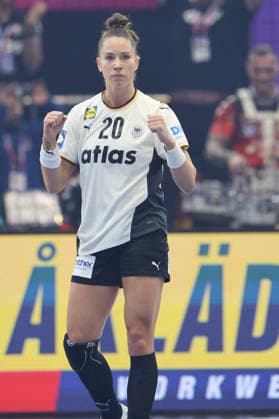GER, Dortmund, 27th Wommens World Championship 2025, Main Round, Group II, 2 Round Round Montenegro MNE vs Germany GER 04 12 2025, Westfalenhalle, Dortmund, GER, Dortmund, 27th Wommens World Championship 2025, Main Round, Group II, 2 Round Round Montenegro MNE vs Germany GER , pictured Emily Vogel Ger 20 , goal celebration jubilation jubilation jubilation jubilation, nordphotoxGmbHx xMeuter nph00351