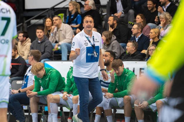 Handball I Men I Season 2025 2026 I Bundesliga I 11 Matchday I TVB Stuttgart HSG Wetzlar I 04 12 2025 Coach Momir Ilic HSG Wetzlar Stuttgart Porsche Arena Baden Württemberg Germany Copyright: xLobeca MaxxPetershansx