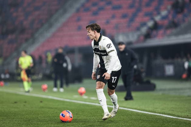 Bologna FC v Parma Calcio - Coppa Italia Jacob Ondrejka of Parma Calcio 1913 is in action during the Coppa Italia football match between Bologna FC 1909 and Parma Calcio 1913 in Bologna, Italy, on December 4, 2025, at Stadio Renato Dall Ara. Bologna Italy  Copyright: xEmanuelexComincinix originalFilename:comincini-bolognaf251204_npt0P.jpg