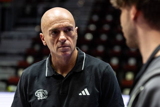 GER, BKT EuroCup, Season 2025 2026, Niners Chemnitz Turk Telekom Ankara 04 12 2025, Messe, Chemnitz, GER, BKT EuroCup, Season 2025 2026, Niners Chemnitz Turk Telekom Ankara Rodrigo Pastore Head Coach , Niners Chemnitz Foto Alexander Trienitz Chemnitz Messe Sachsen Germany