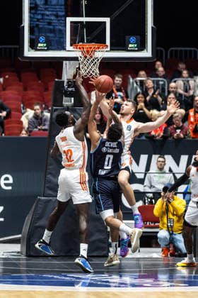 GER, BKT EuroCup, Season 2025 2026, Niners Chemnitz Turk Telekom Ankara 04 12 2025, Messe, Chemnitz, GER, BKT EuroCup, Season 2025 2026, Niners Chemnitz Turk Telekom Ankara Michael Jaden Devoe Turk Telekom Ankara 0 , Amadou Sow Niners Chemnitz, 12 Photo Alexander Trienitz Chemnitz Messe Sachsen Germany
