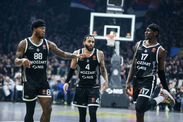 Partizan Mozzart Bet Belgrade v Bayern Munich - EuroLeague BELGRADE, SERBIA - DECEMBER 4: Tyrique Jones (88) of Partizan Mozzart Bet Belgrade and his teammates compete during EuroLeague basketball match between between Partizan Mozzart Bet Belgrade and Bayern Munich at the Beogradska Arena in Belgrade, Serbia on December 4, 2025. Filip Stevanovic Anadolu Belgrade Serbia. Editorial use only. Please get in touch for any other usage.  Copyright: x2025xAnadoluxFilipxStevanovicx